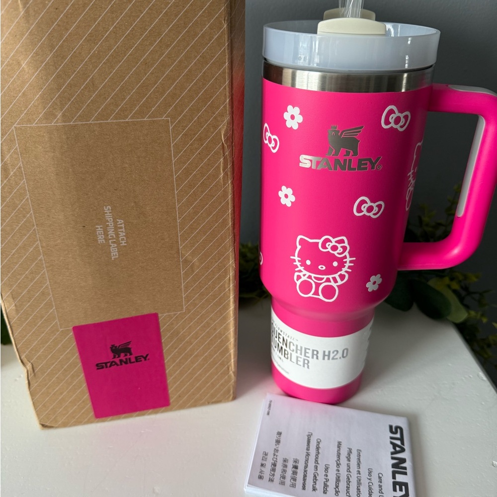 Stanley Pink Hello Kitty Tumbler 40 oz